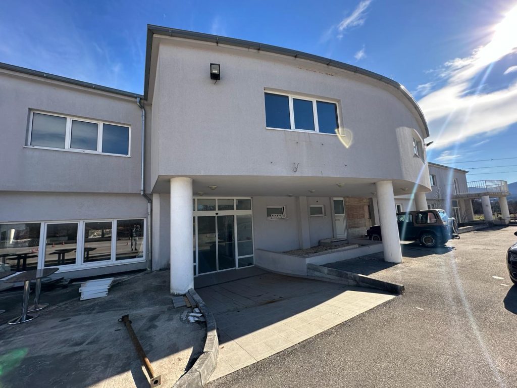 Atraktivan poslovni prostor: Donji Proložac,1940 m2 (iznajmljivanje) – 2