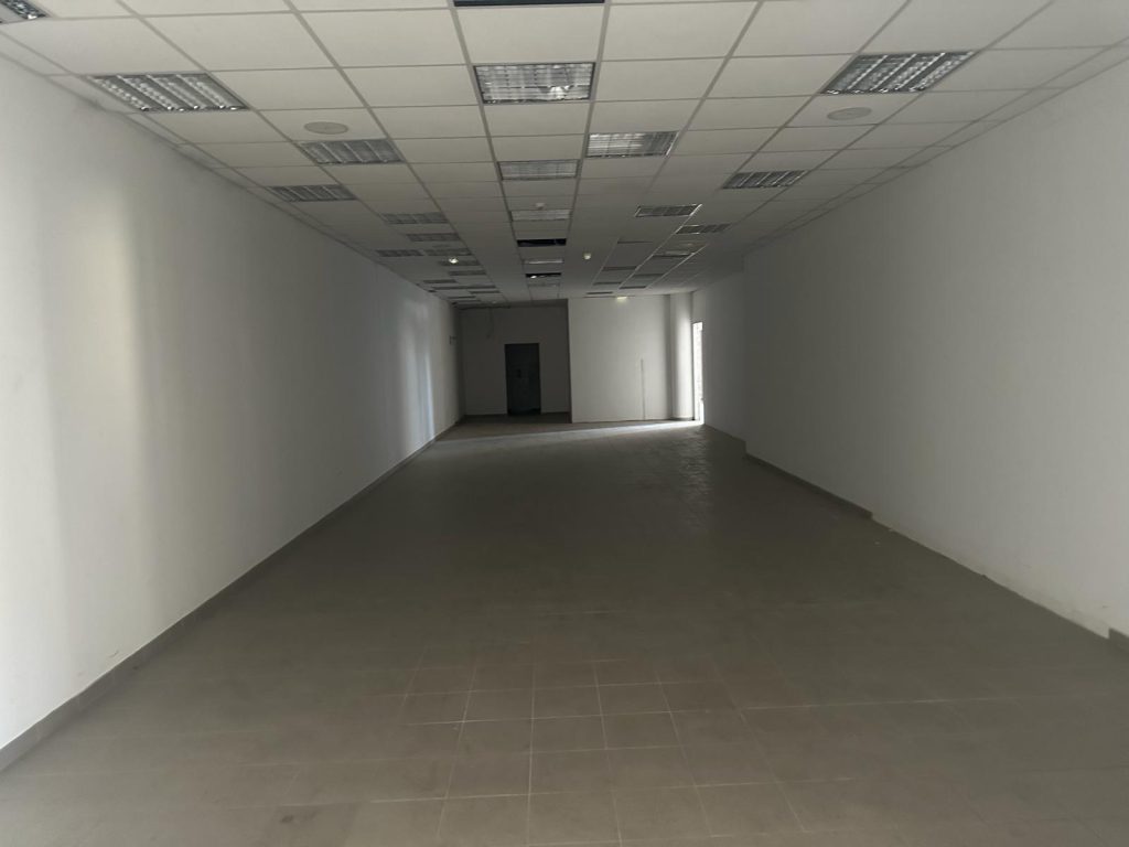 Atraktivan poslovni prostor: Donji Proložac,1940 m2 (iznajmljivanje) – 4