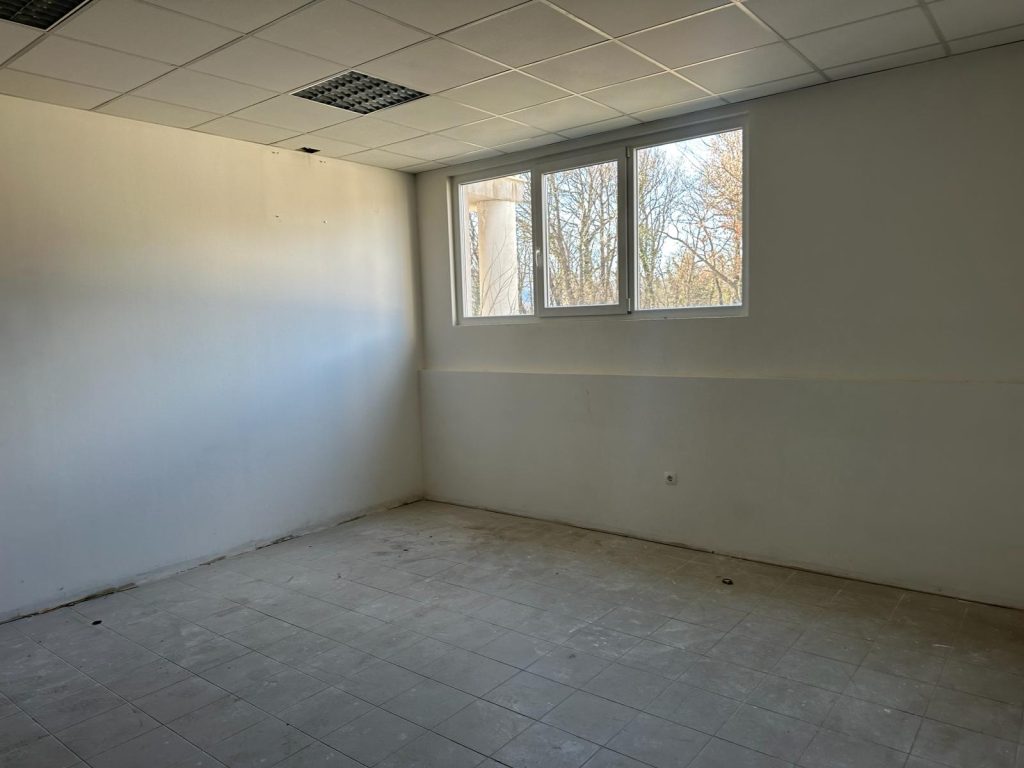 Atraktivan poslovni prostor: Donji Proložac,1940 m2 (iznajmljivanje) – 13
