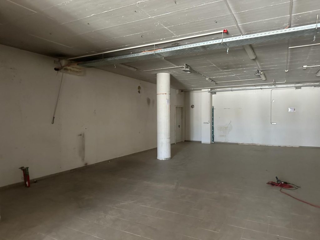 Atraktivan poslovni prostor: Donji Proložac,1940 m2 (iznajmljivanje) – 8