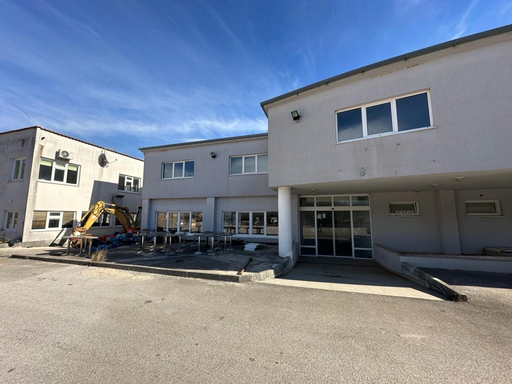 Atraktivan poslovni prostor: Donji Proložac,1940 m2 (iznajmljivanje) – 19