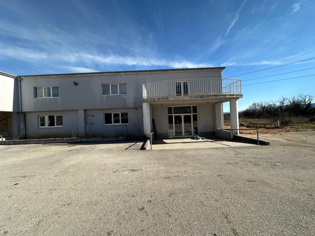 Atraktivan poslovni prostor: Donji Proložac,1940 m2 (iznajmljivanje) – 16