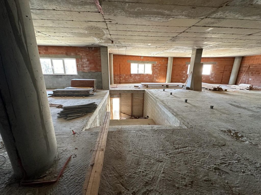 Atraktivan poslovni prostor: Donji Proložac,1940 m2 (iznajmljivanje) – 18