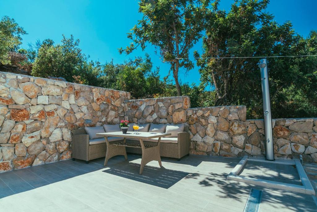 House, first row to the sea, Drvenik Veliki, 90.00 m2 – 1