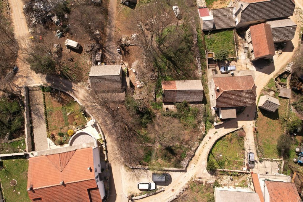 Stone house with a yard, Donji Vinjani, 460 m2 – 7