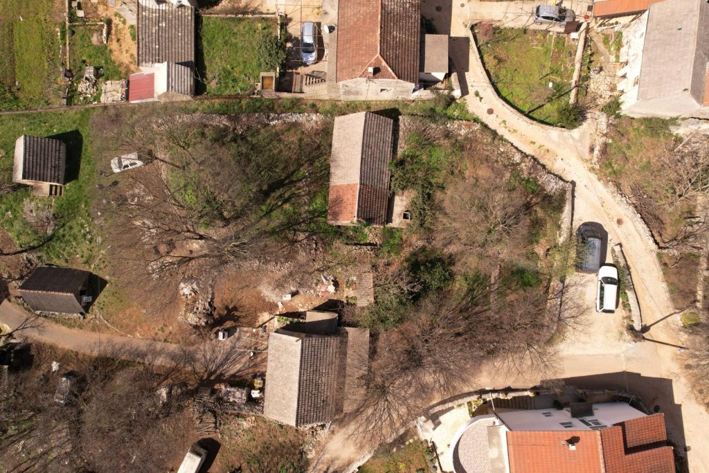 Stone house with a yard, Donji Vinjani, 460 m2 – 5