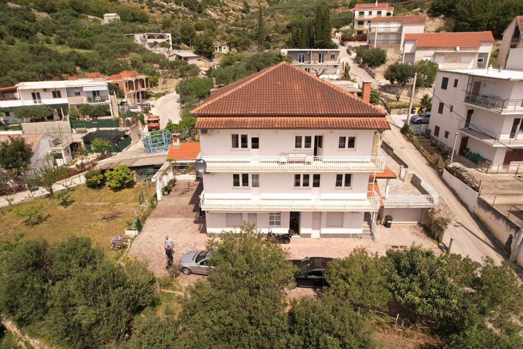 Villa with a large yard, 250m to the sea! – 2