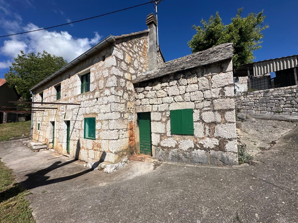 Two houses: Lokvičići, 190.00 m2 + land 1990m2 for sale! – 2