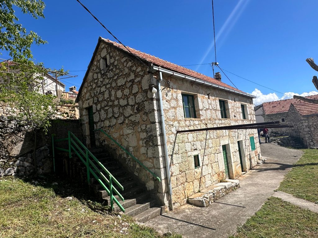 Two houses: Lokvičići, 190.00 m2 + land 1990m2 for sale! – 9