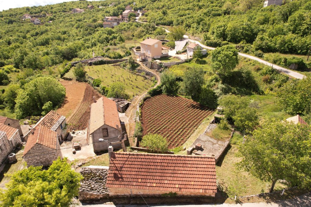 Two houses: Lokvičići, 190.00 m2 + land 1990m2 for sale! – 17