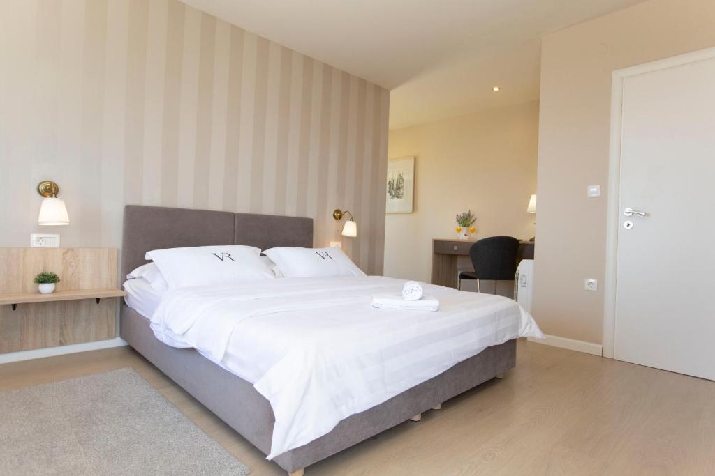 Beautiful house: Podstrana, 235.00 m2 + 2200m2 garden, for sale – 3