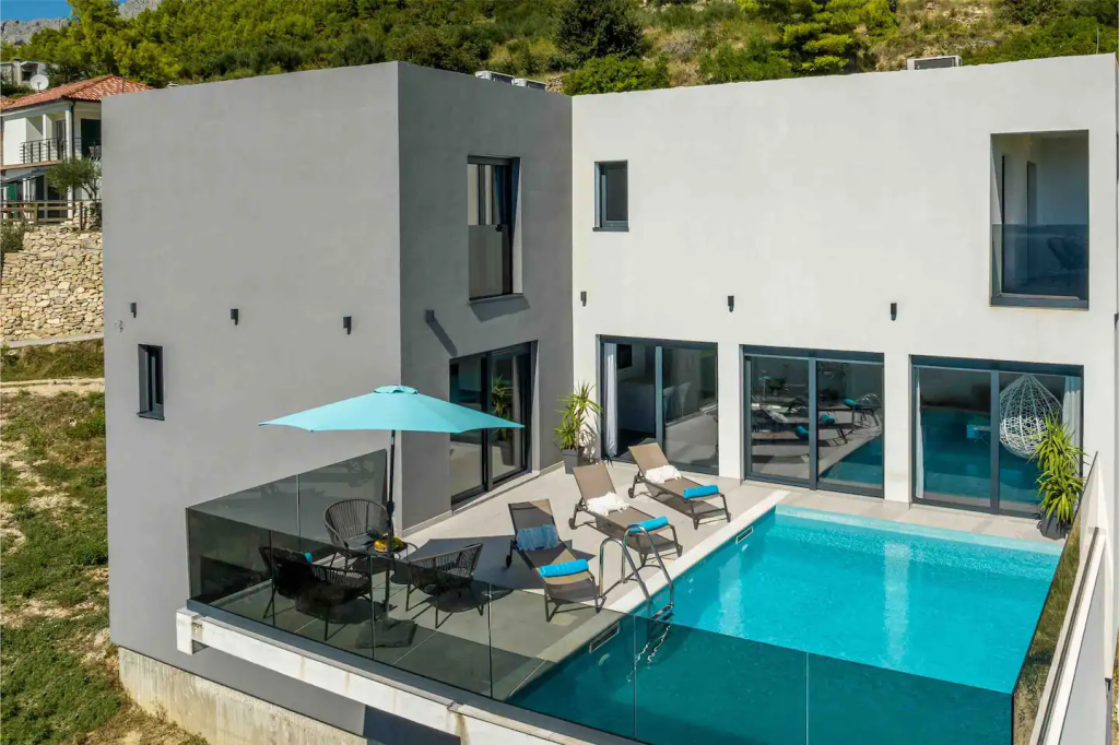 Beautiful villa: Podstrana, 200.00 m2 + 1400m2 garden for sale – 3