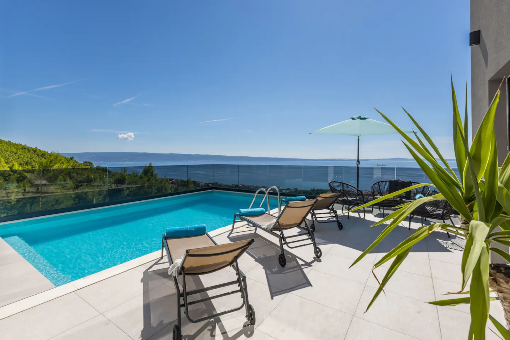 Beautiful villa: Podstrana, 200.00 m2 + 1400m2 garden for sale – 5