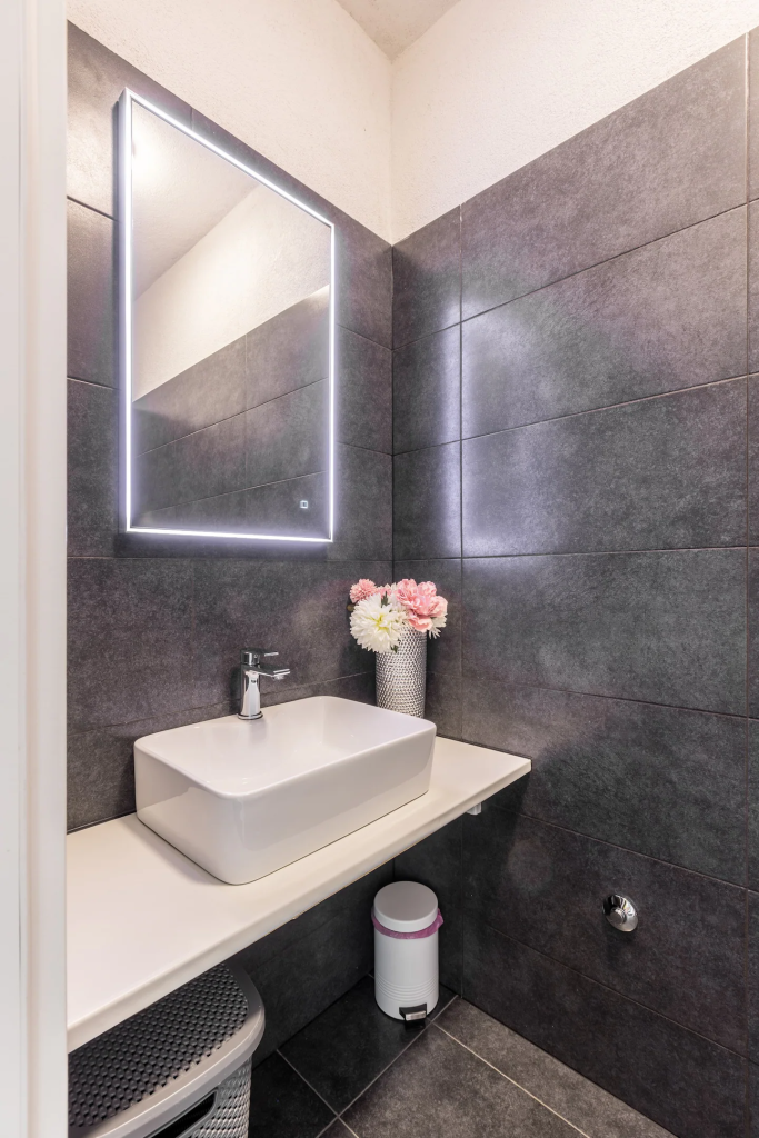 Beautiful villa: Podstrana, 200.00 m2 + 1400m2 garden for sale – 19