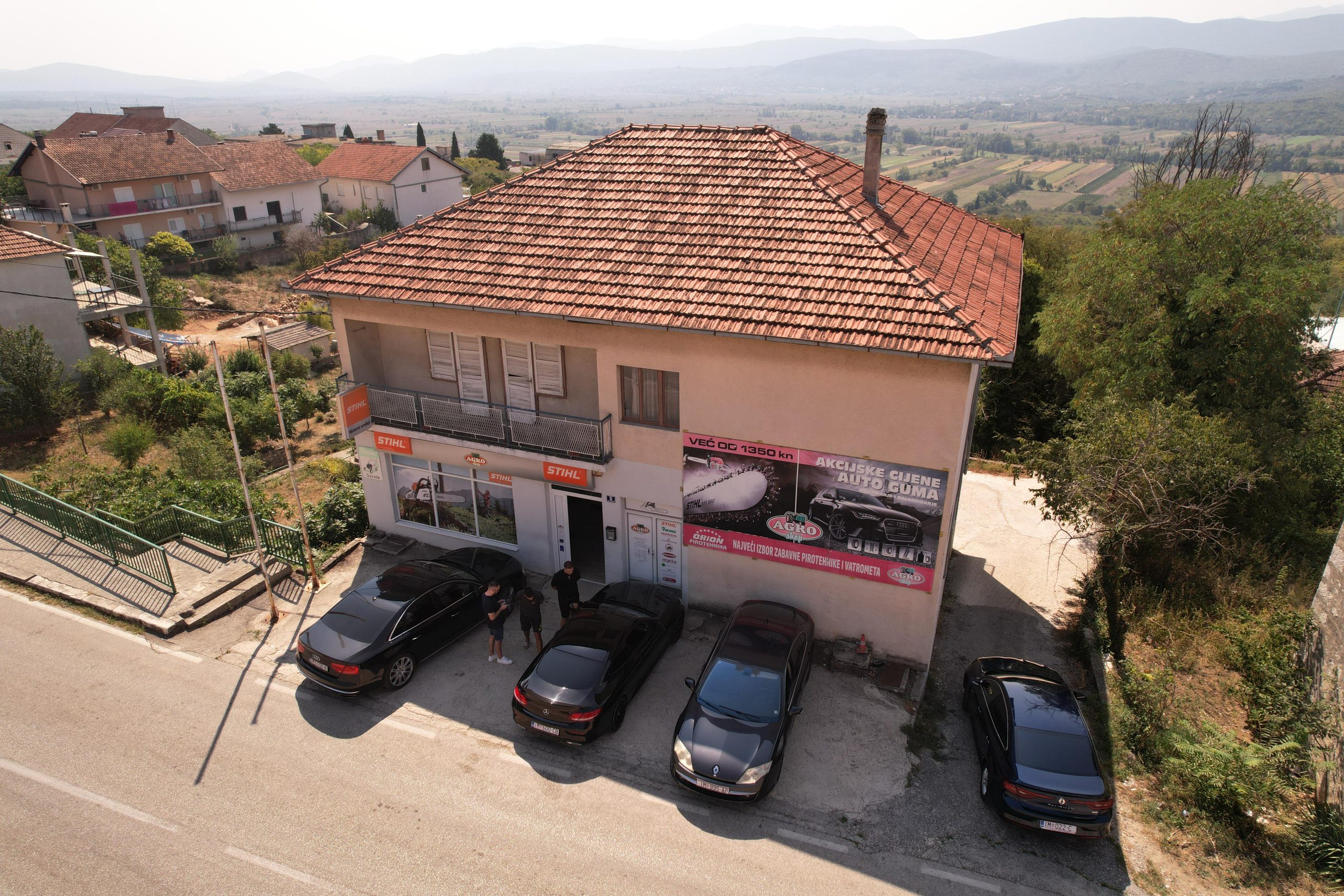 House + yard 500m2 + forest 1332m2, ideal location – Imotski – 12