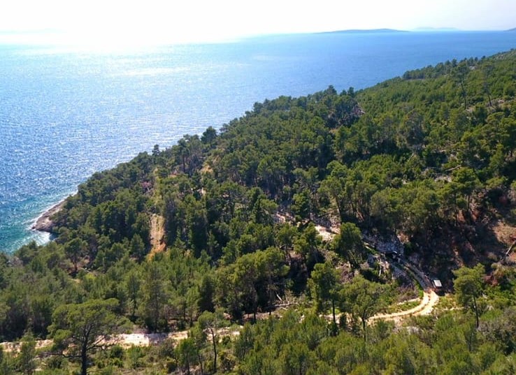 Atraktivno zemljište 90 000m2 – Hvar – 2