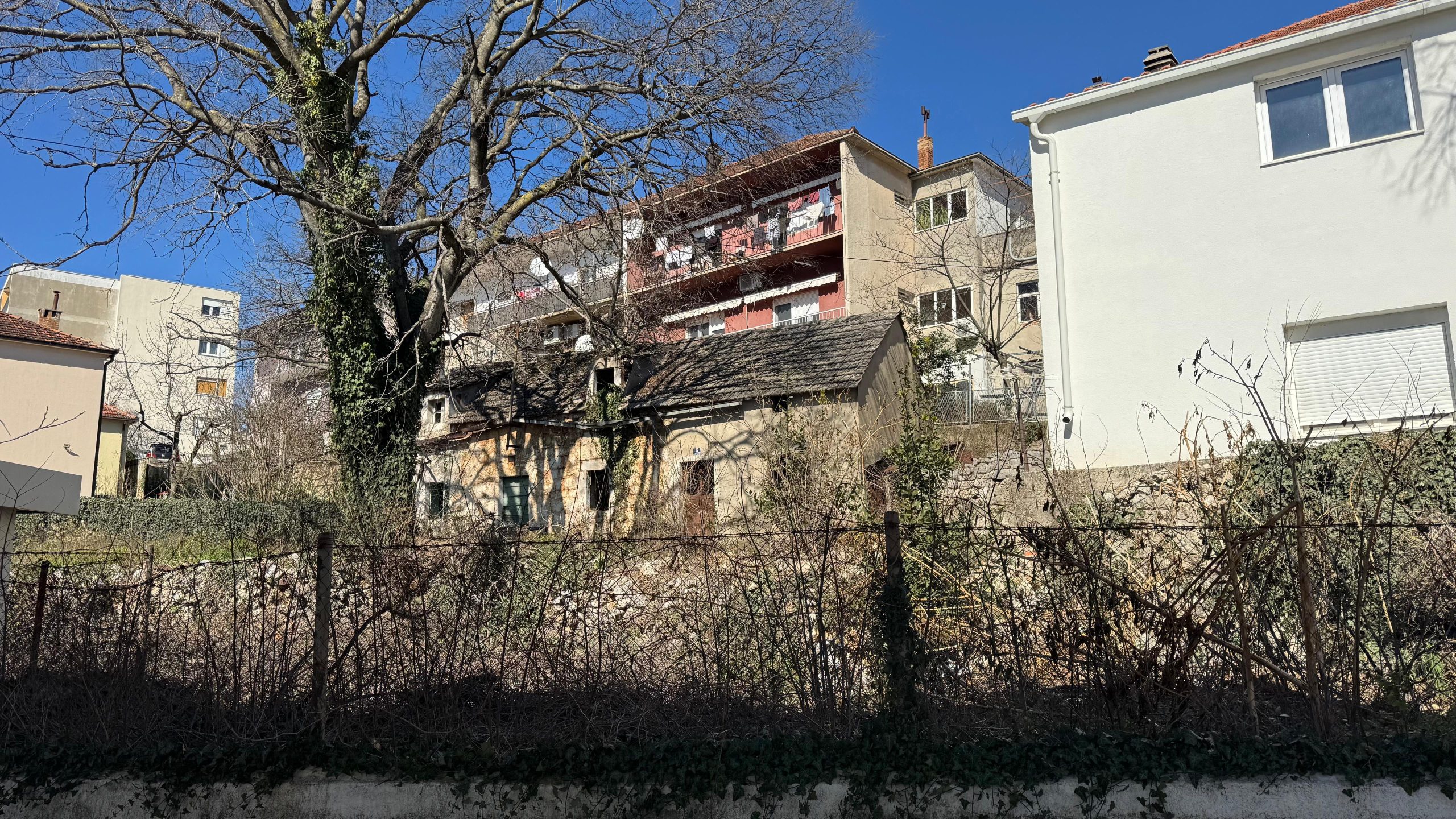 Građevinsko zemljište 800m2, s objektom od 95m! Centar, Imotski – 7