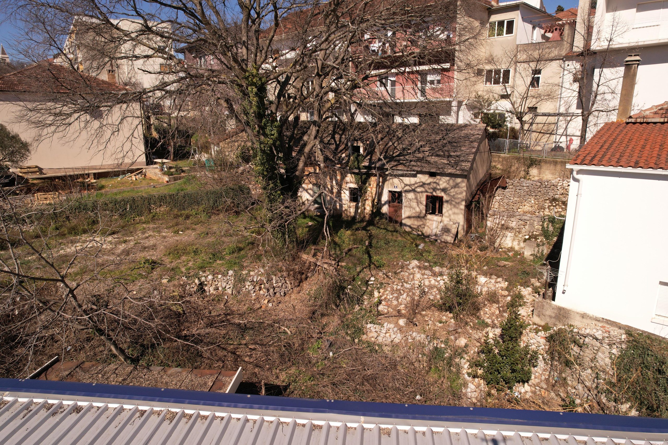 Građevinsko zemljište 800m2, s objektom od 95m! Centar, Imotski – 11