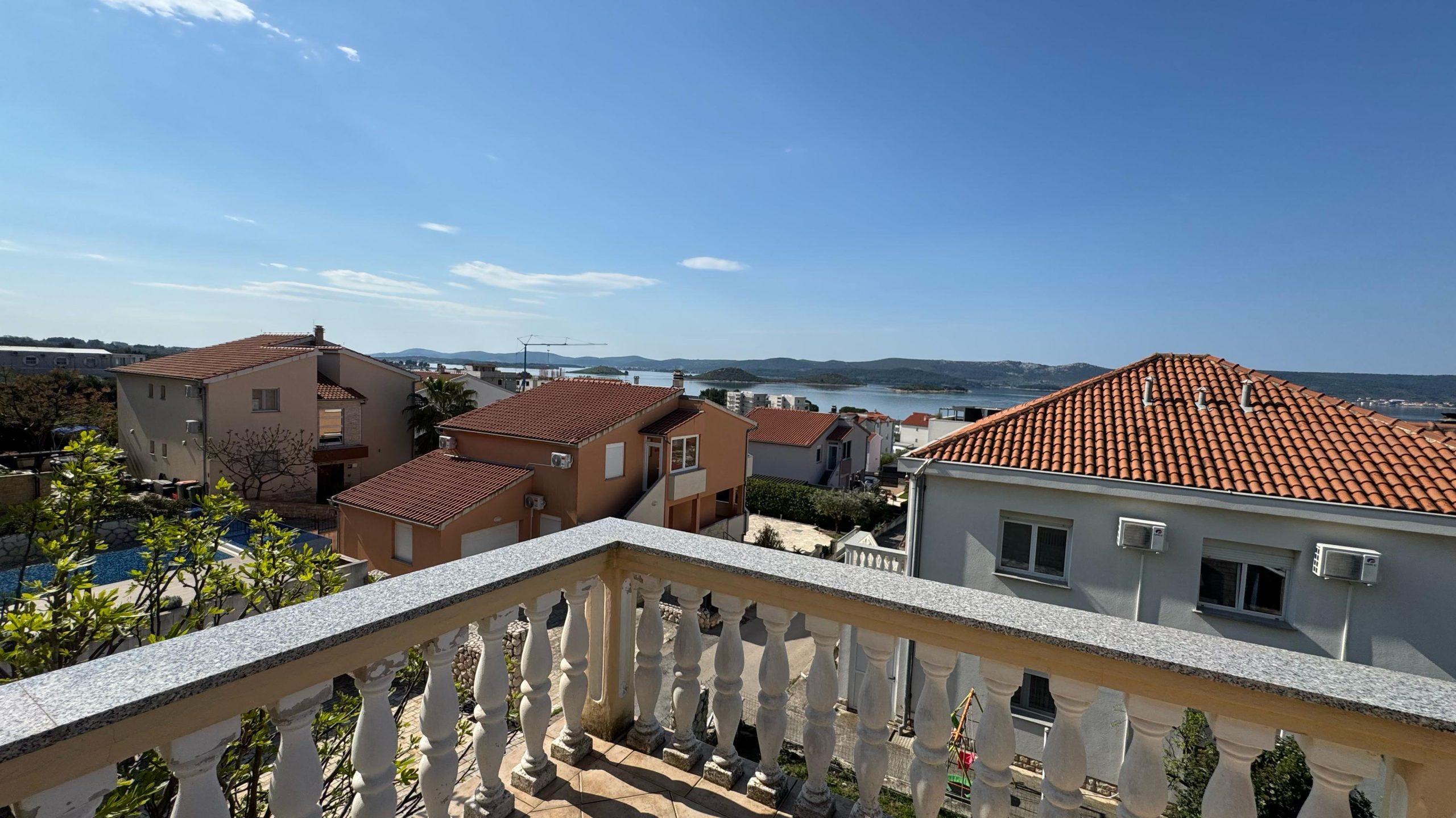 Kuća na atraktivnoj lokaciji (2 stana), Sveti Filip i Jakov, 408.00 m2 – 7