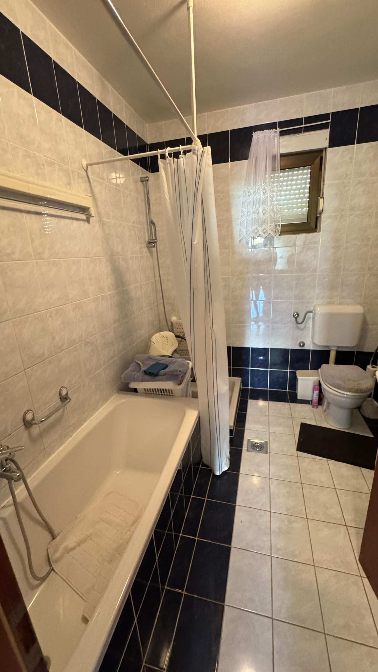 Kuća na atraktivnoj lokaciji (2 stana), Sveti Filip i Jakov, 408.00 m2 – 16
