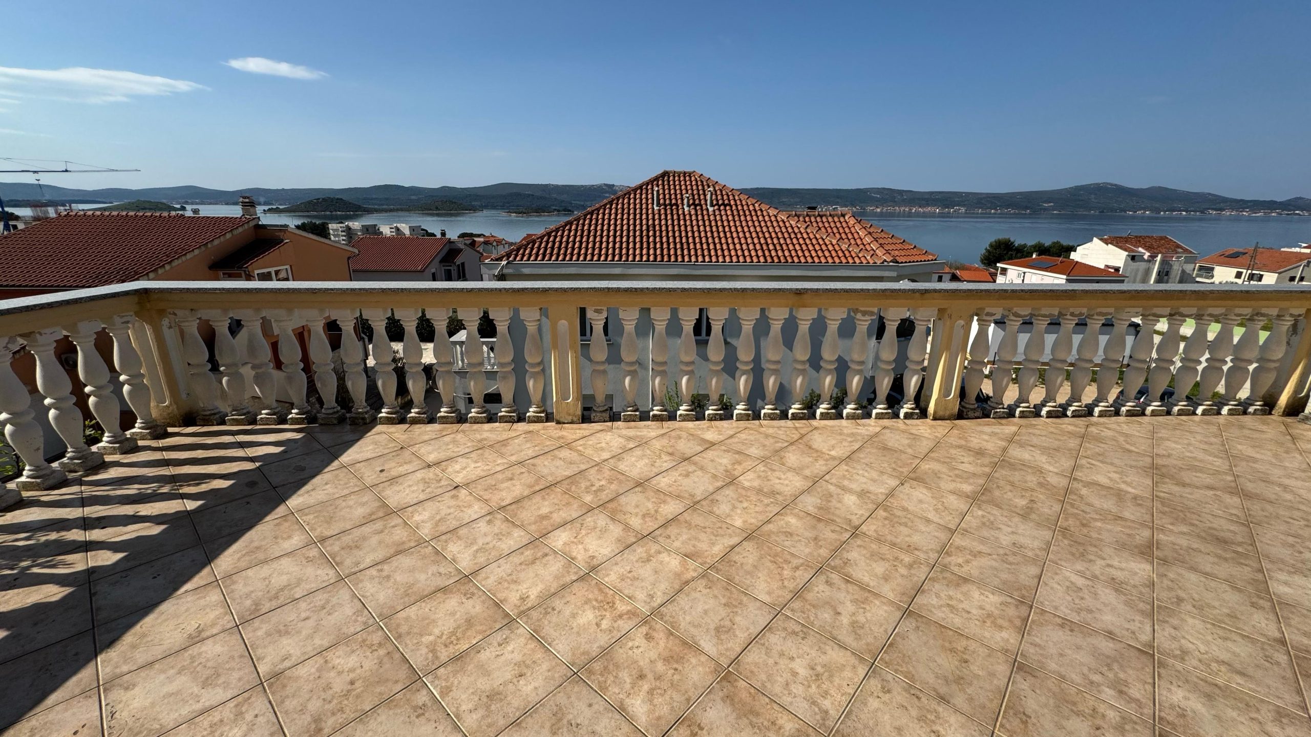 Kuća na atraktivnoj lokaciji (2 stana), Sveti Filip i Jakov, 408.00 m2 – 5