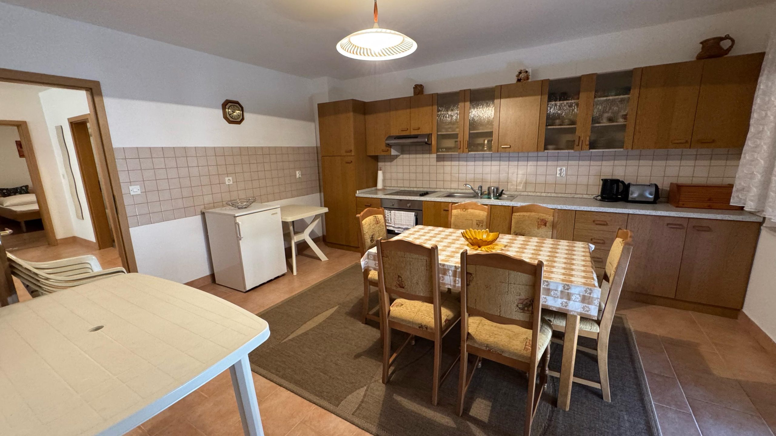 Kuća na atraktivnoj lokaciji (2 stana), Sveti Filip i Jakov, 408.00 m2 – 14