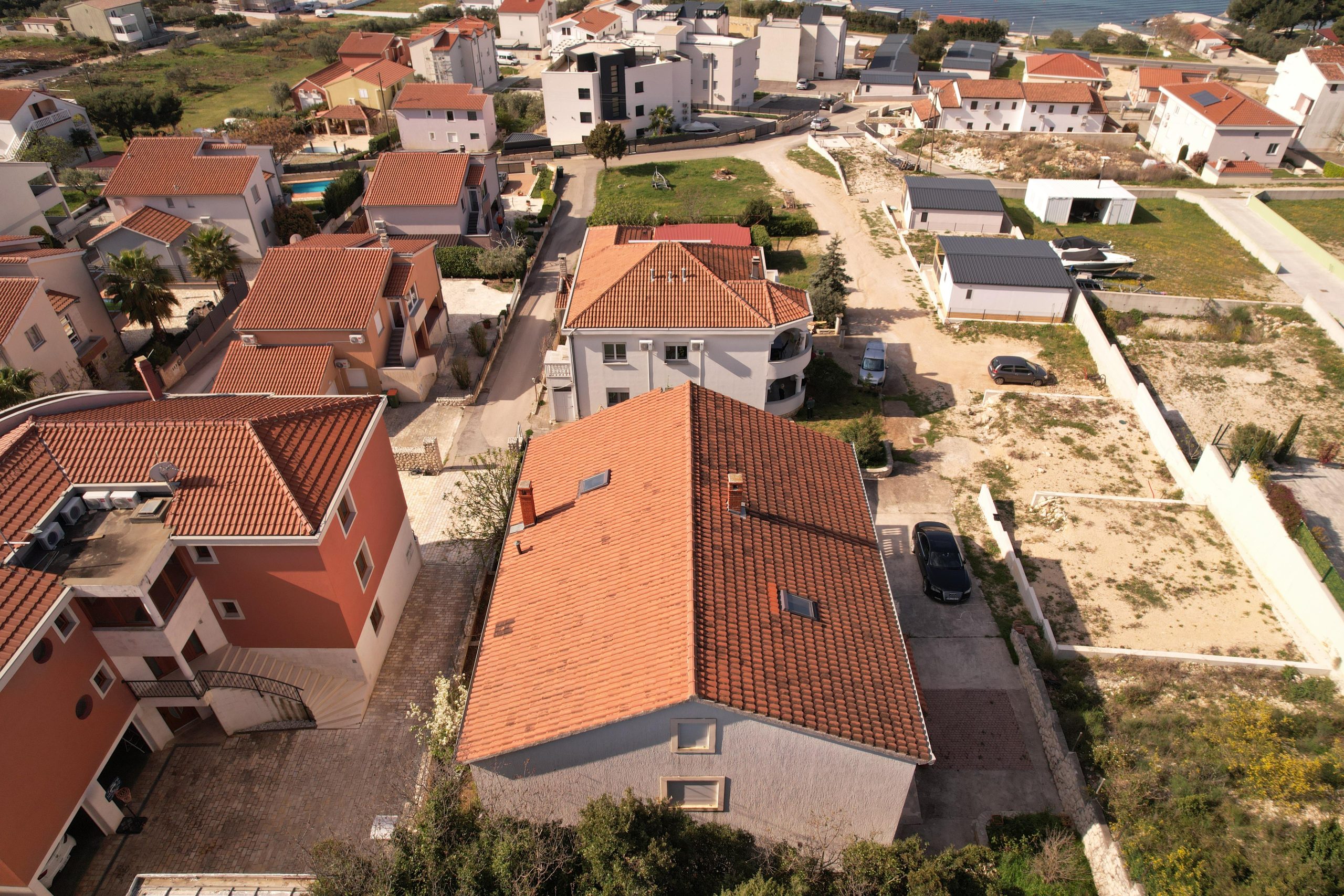 Kuća na atraktivnoj lokaciji (2 stana), Sveti Filip i Jakov, 408.00 m2 – 6