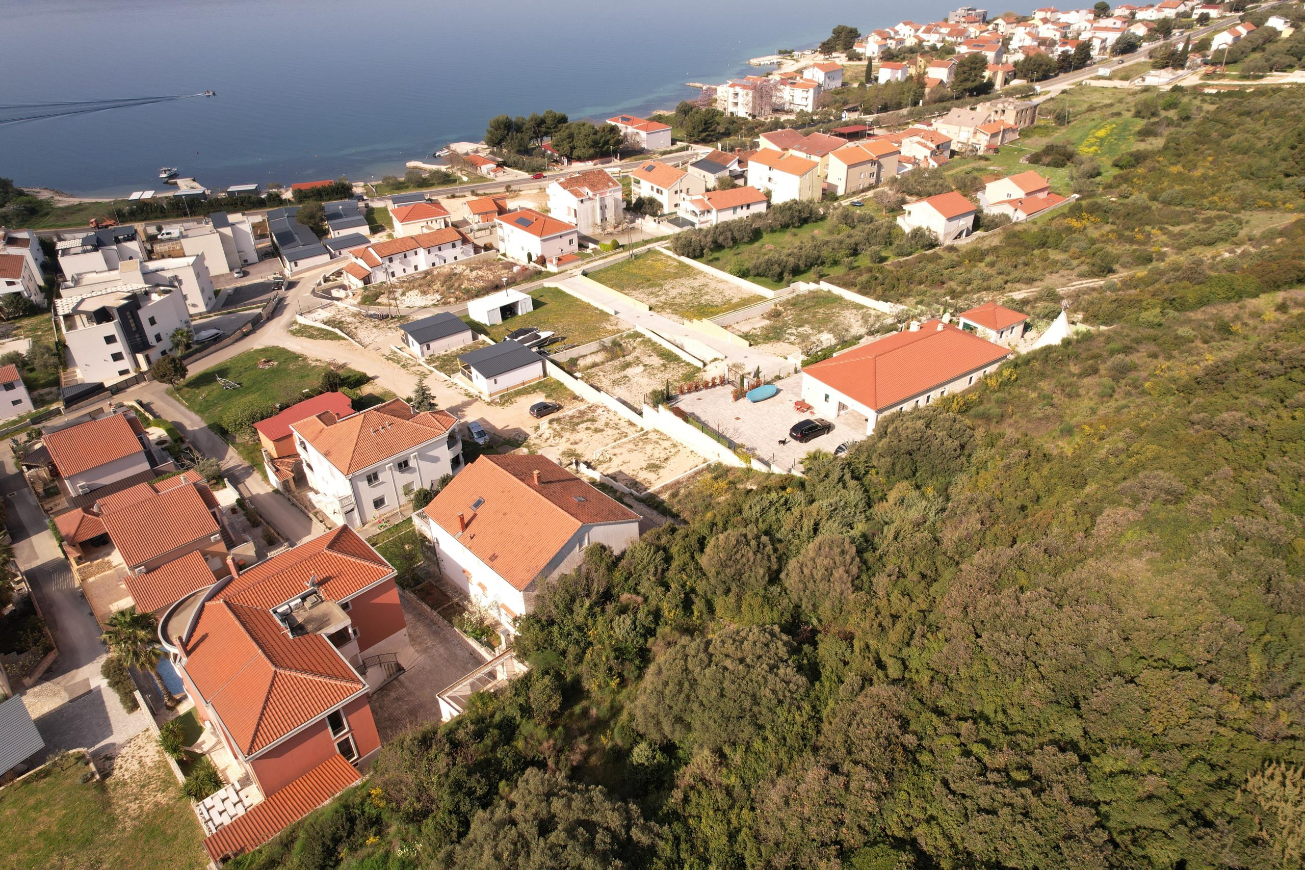 Kuća na atraktivnoj lokaciji (2 stana), Sveti Filip i Jakov, 408.00 m2 – 2