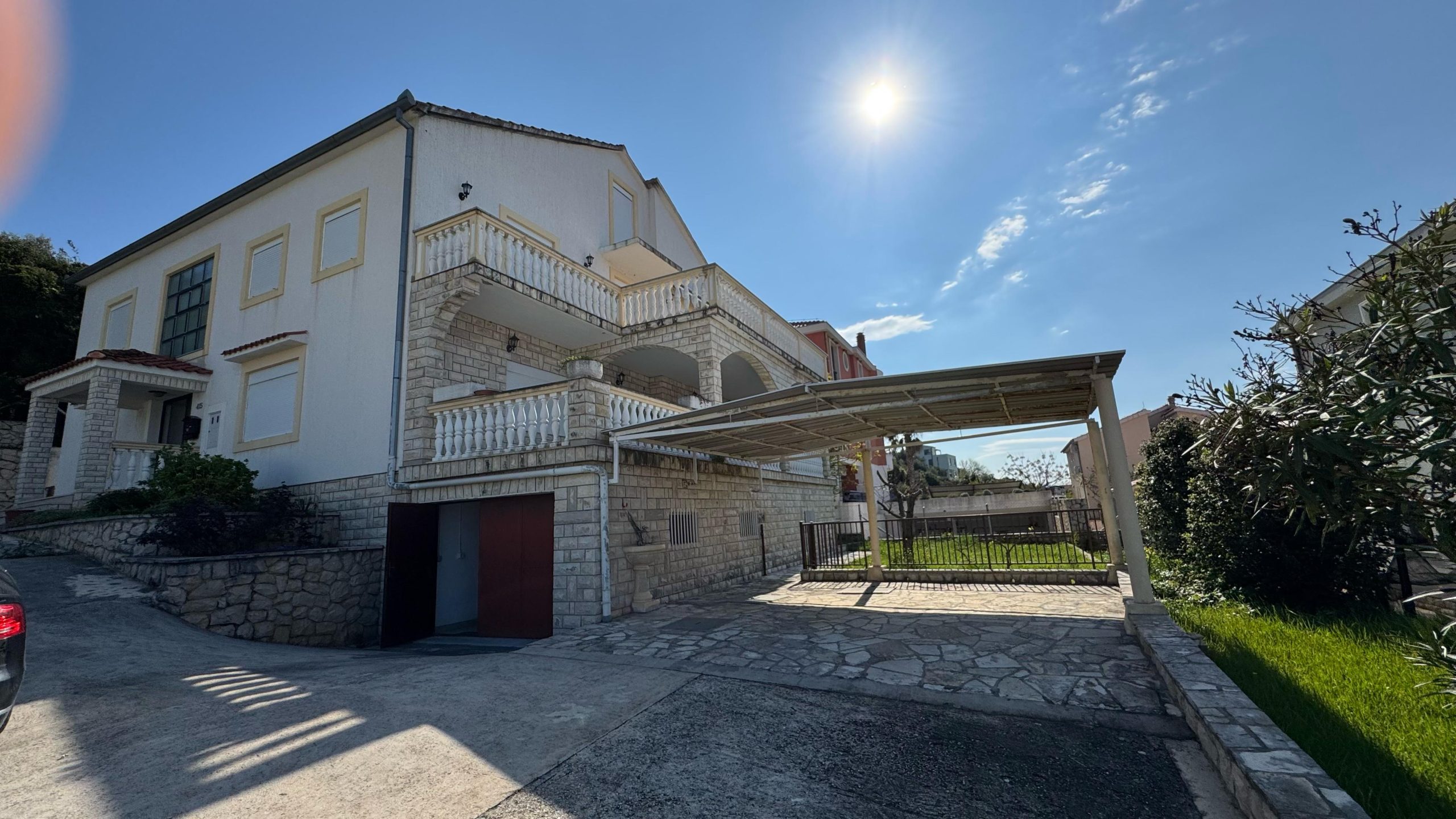 Kuća na atraktivnoj lokaciji (2 stana), Sveti Filip i Jakov, 408.00 m2 – 9