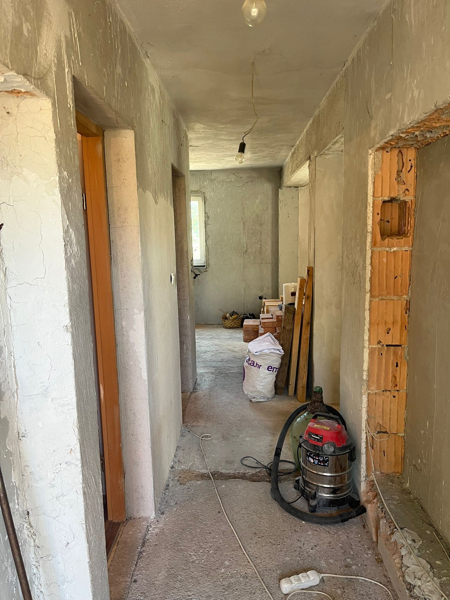 Kuća na odličnoj lokaciji (140m2) sa prostranim dvorištem (1196m2) – Imotski – 5