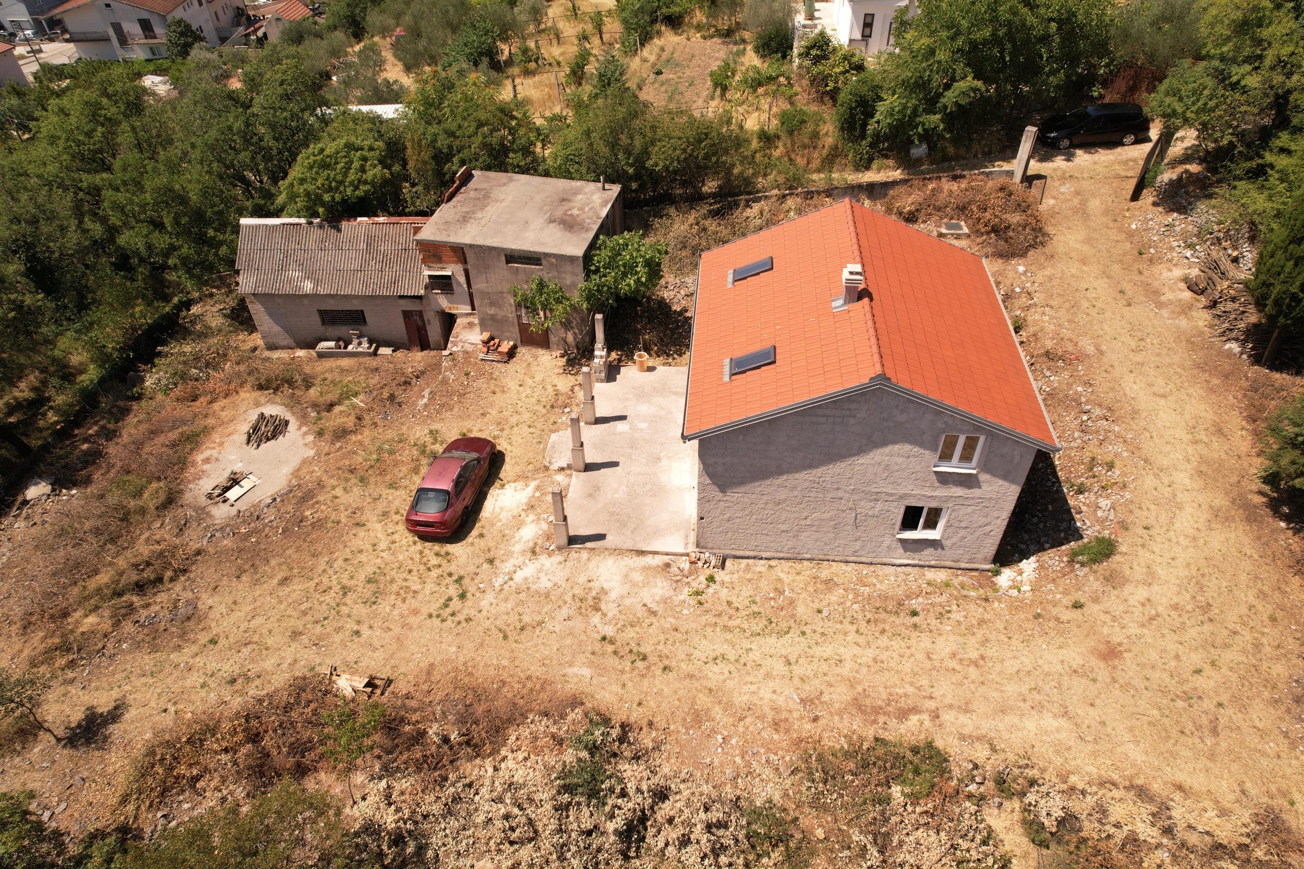 Kuća na odličnoj lokaciji (140m2) sa prostranim dvorištem (1196m2) – Imotski – 17