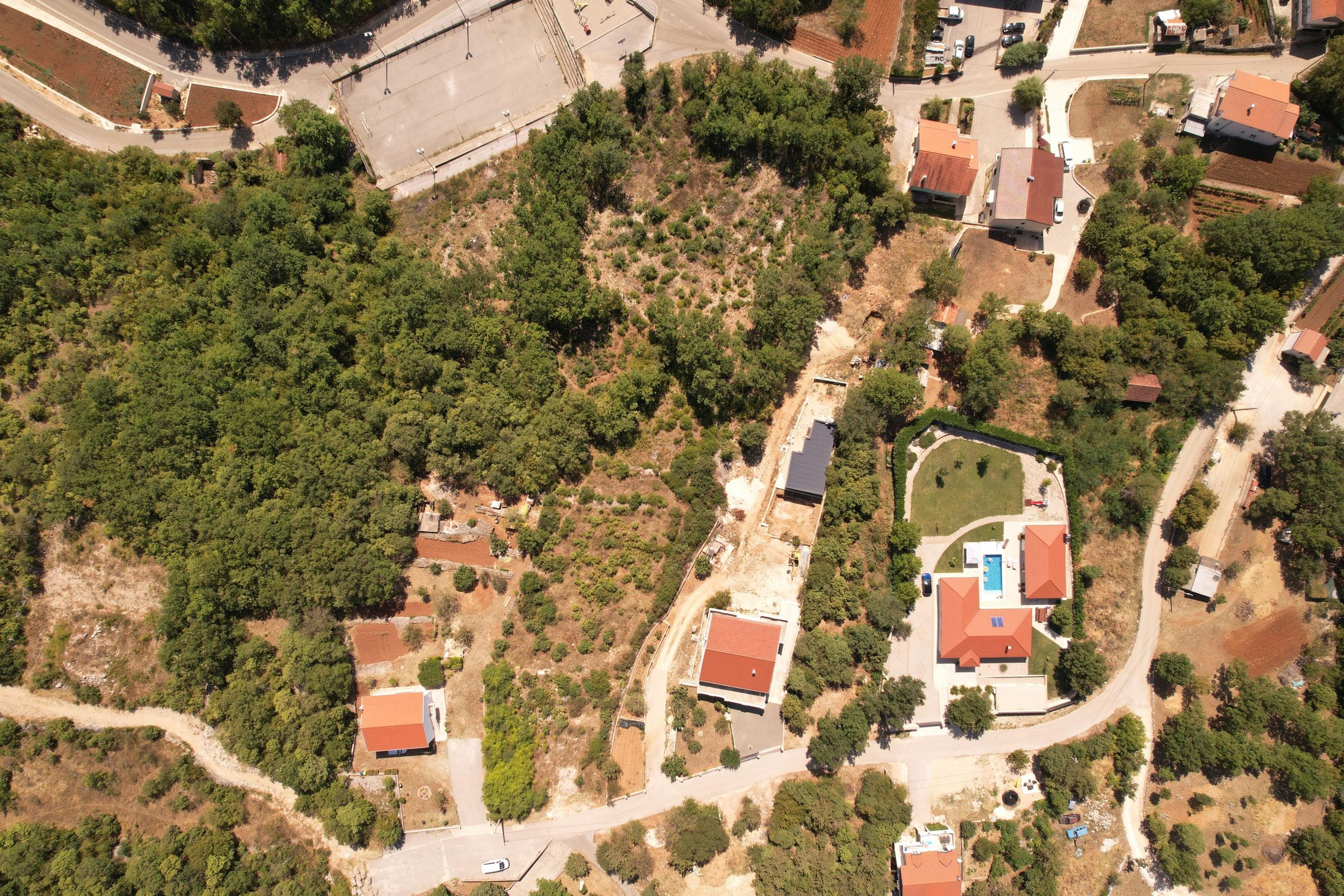 Građevinsko zemljište – Šumet (Općina Proložac), 2478 m2 (746 m2, 746 m2, 726 m2) – 2