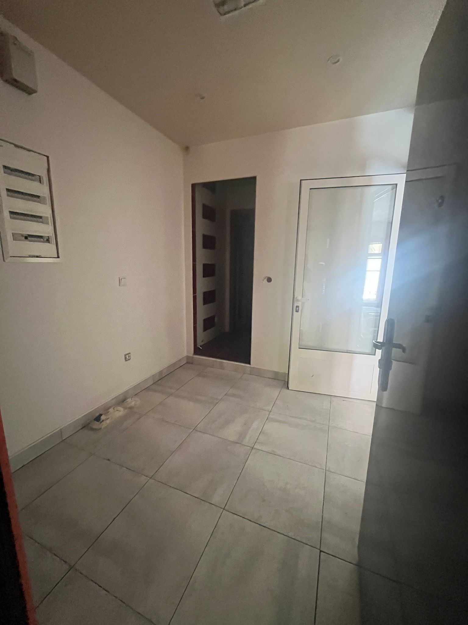 POSLOVNI PROSTOR ZA NAJAM – CENTAR IMOTSKOG, 140m2 * 2 – 6