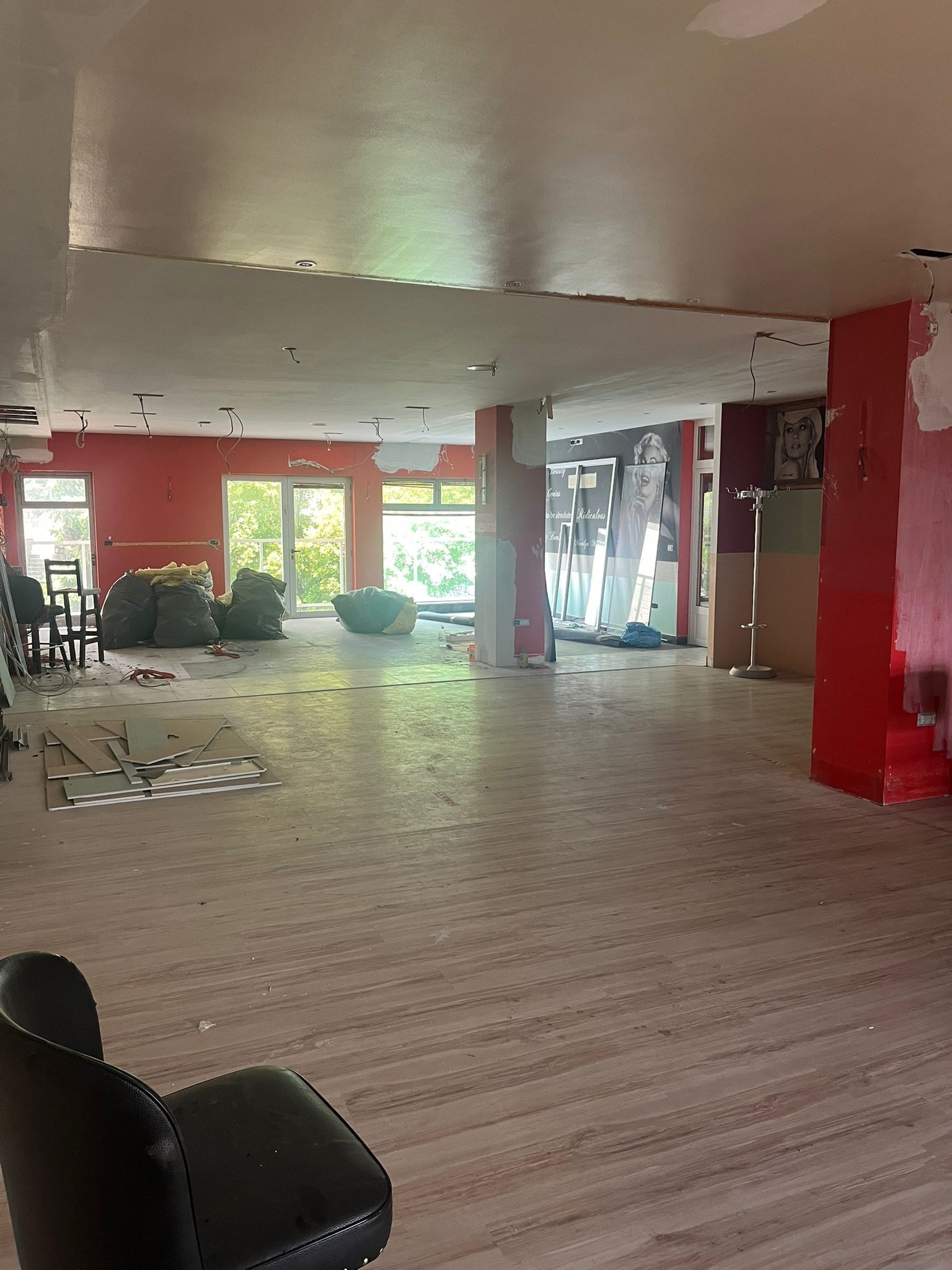 POSLOVNI PROSTOR ZA NAJAM – CENTAR IMOTSKOG, 140m2 * 2 – 9