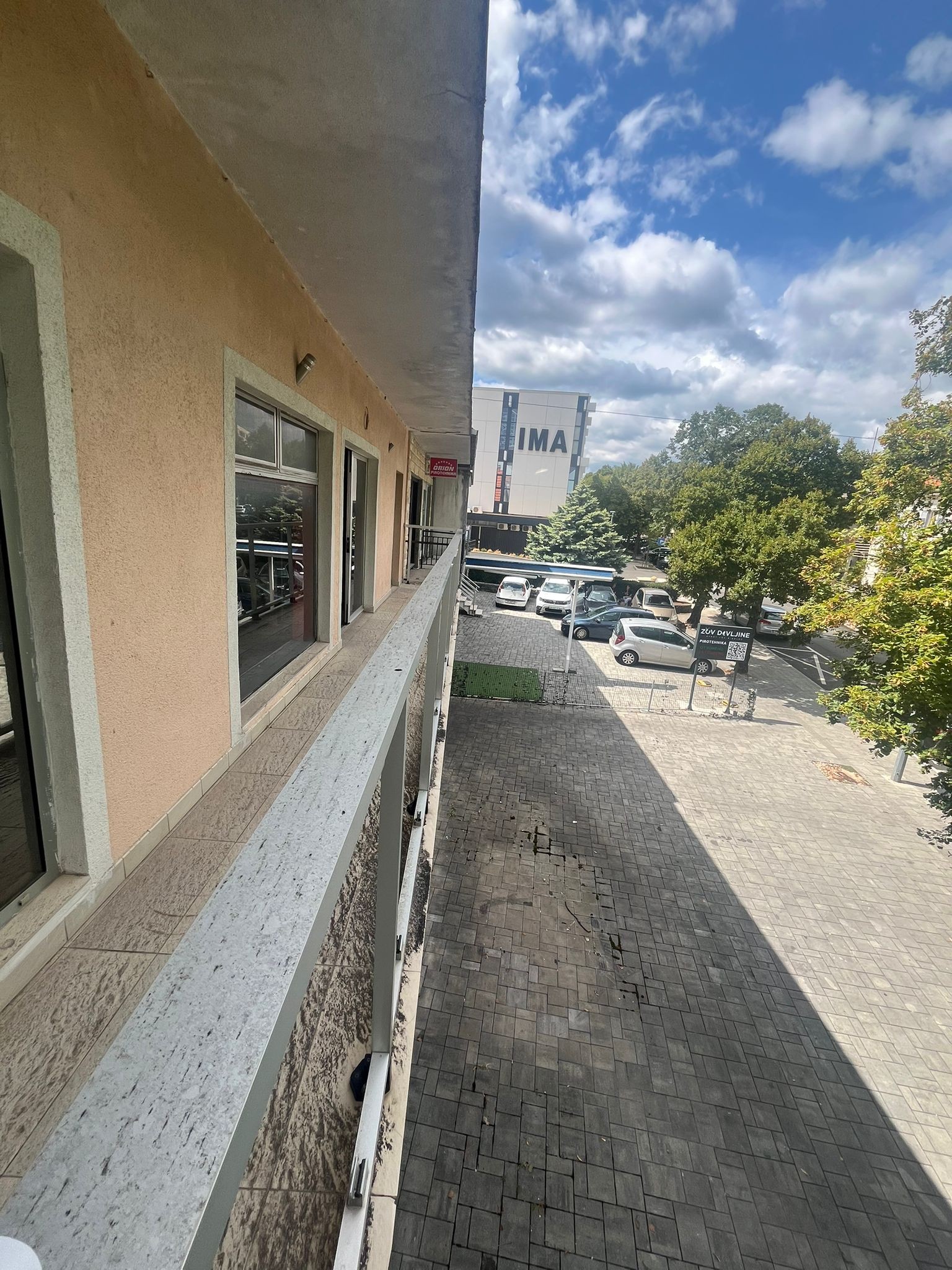 POSLOVNI PROSTOR ZA NAJAM – CENTAR IMOTSKOG, 140m2 * 2 – 10