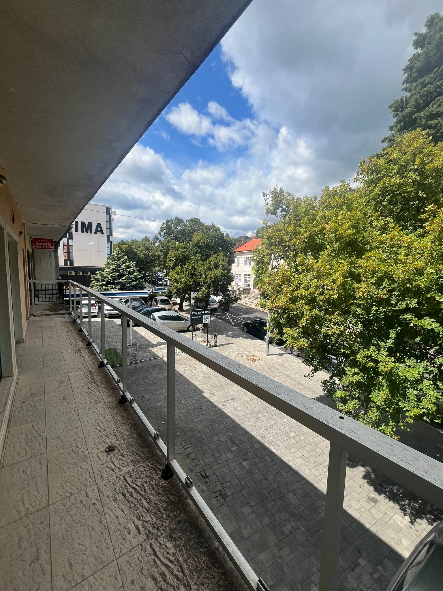 POSLOVNI PROSTOR ZA NAJAM – CENTAR IMOTSKOG, 140m2 * 2 – 11