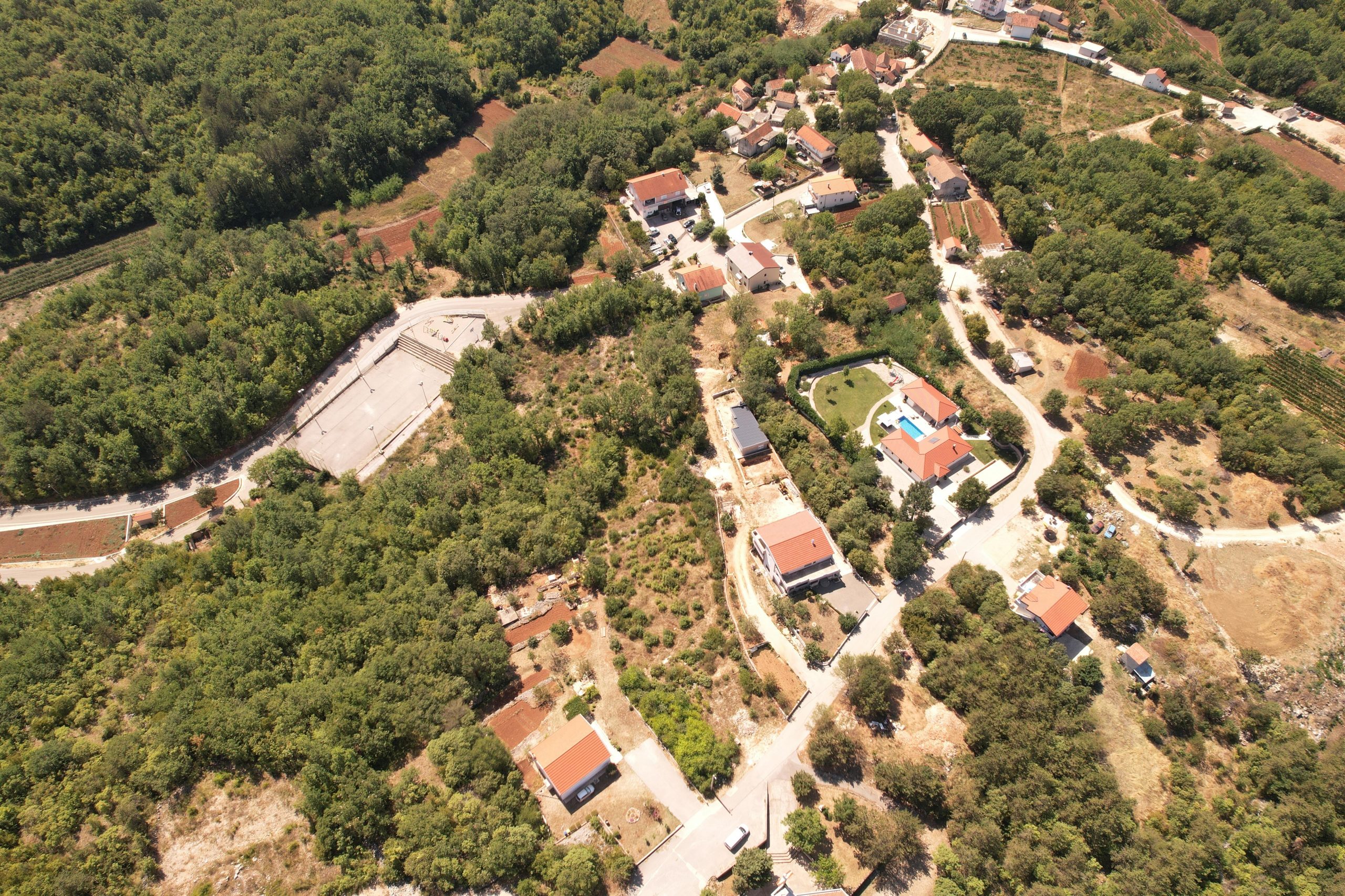 Građevinsko zemljište – Šumet (Općina Proložac), 2478 m2 (746 m2, 746 m2, 726 m2) – 4