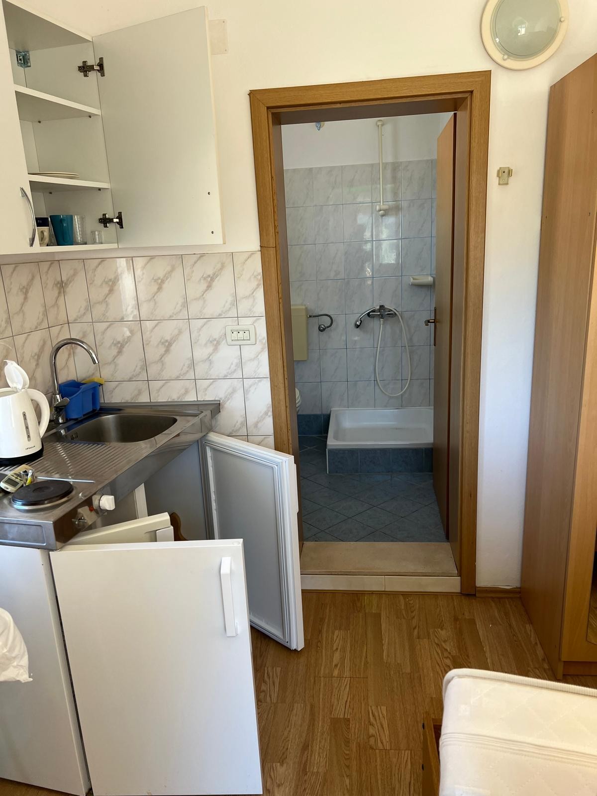 Vrhunska stambeno-poslovna zgrada – 564 m2, od mora 50 m, Tučepi – 14