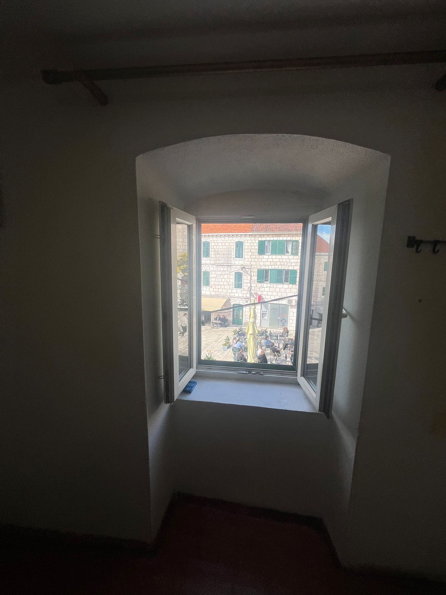 Stan, Imotski – glavni gradski trg – 12