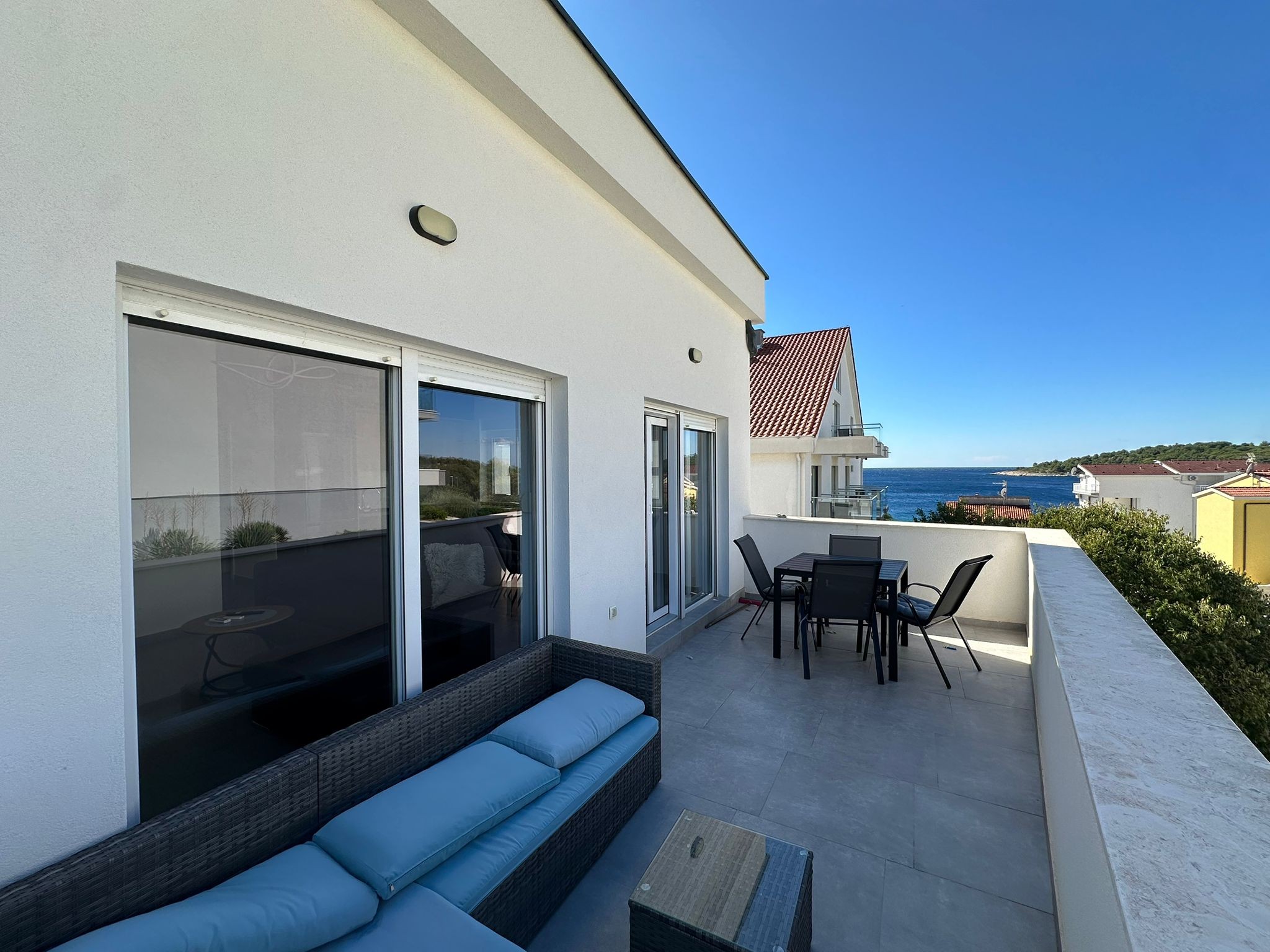 Zgrada sa stanovima na atraktivnoj lokaciji, 410m2 – Rogoznica – 8