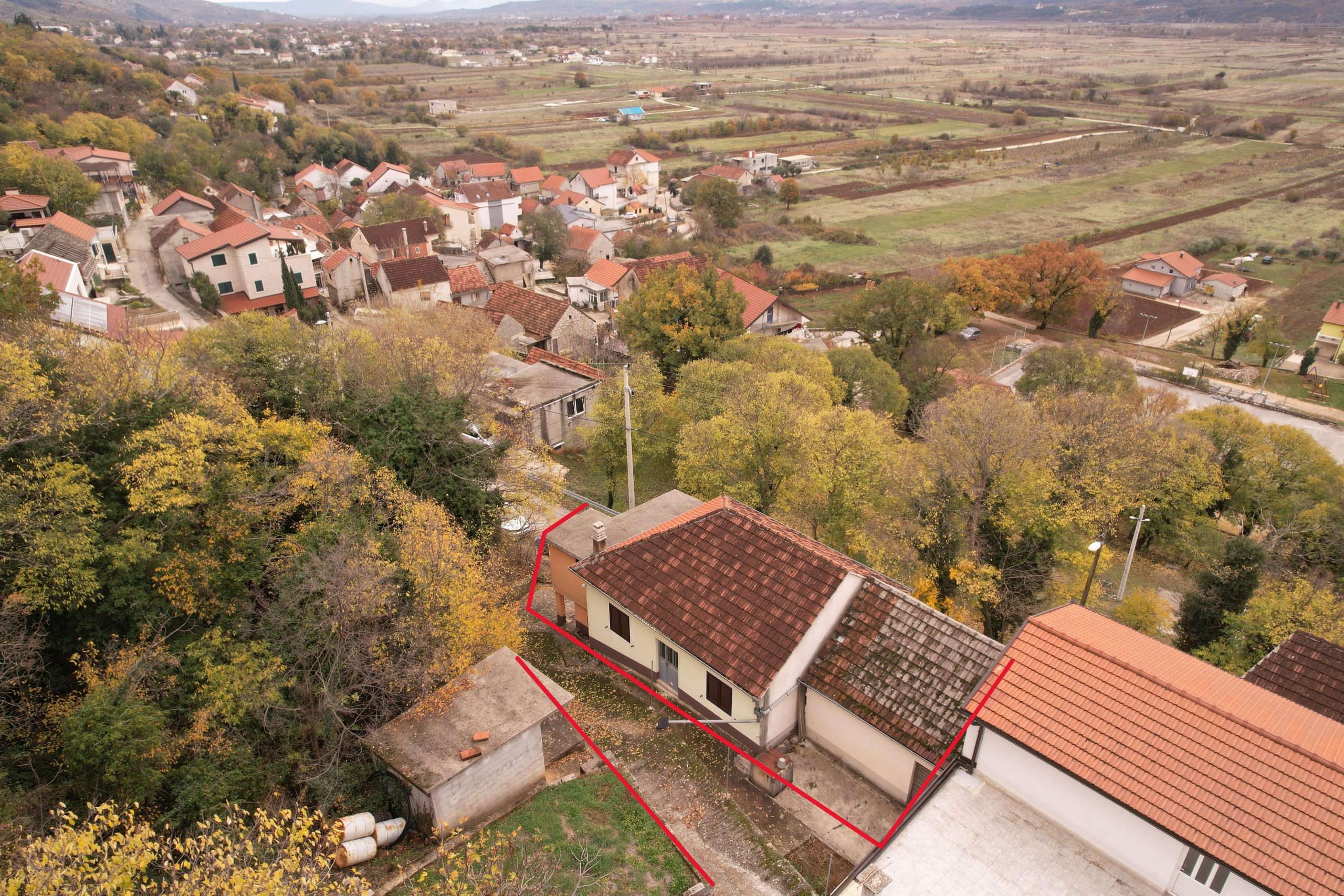 Kuća sa pomoćnim objektima i dvorištem – Proložac, Postranje – 7
